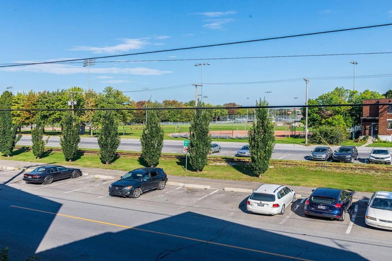 Free Parking In Beautiful Lachine Montréal Dış mekan fotoğraf