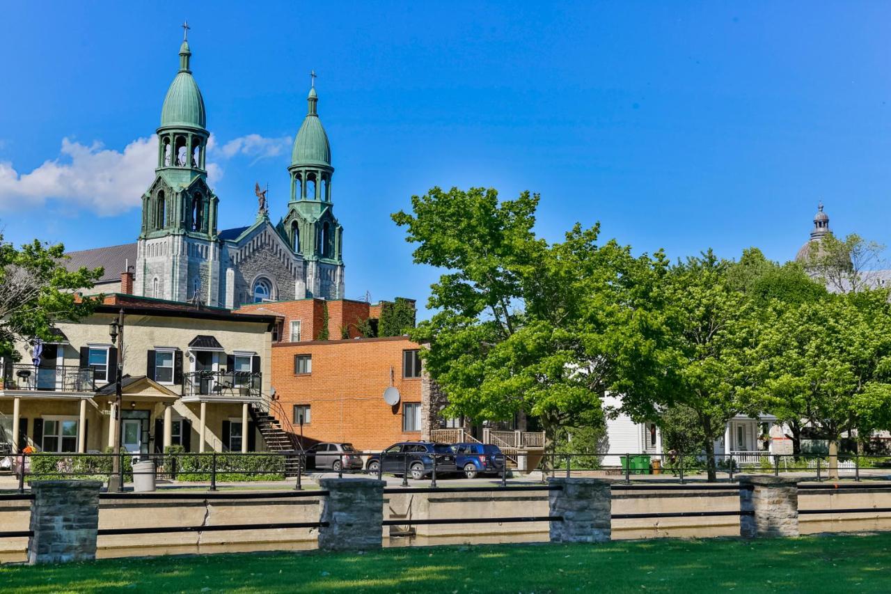 Free Parking In Beautiful Lachine Montréal Dış mekan fotoğraf